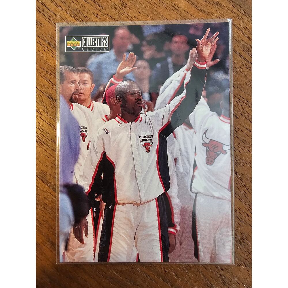 Michael Jordan 1997-1998 Upper Deck #394 - Michael's Magic - Chicago Bulls - NBA
